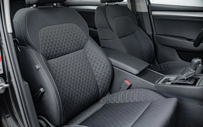 Skoda Superb cena 96850 przebieg: 115590, rok produkcji 2019 z Rudnik nad Sanem małe 704